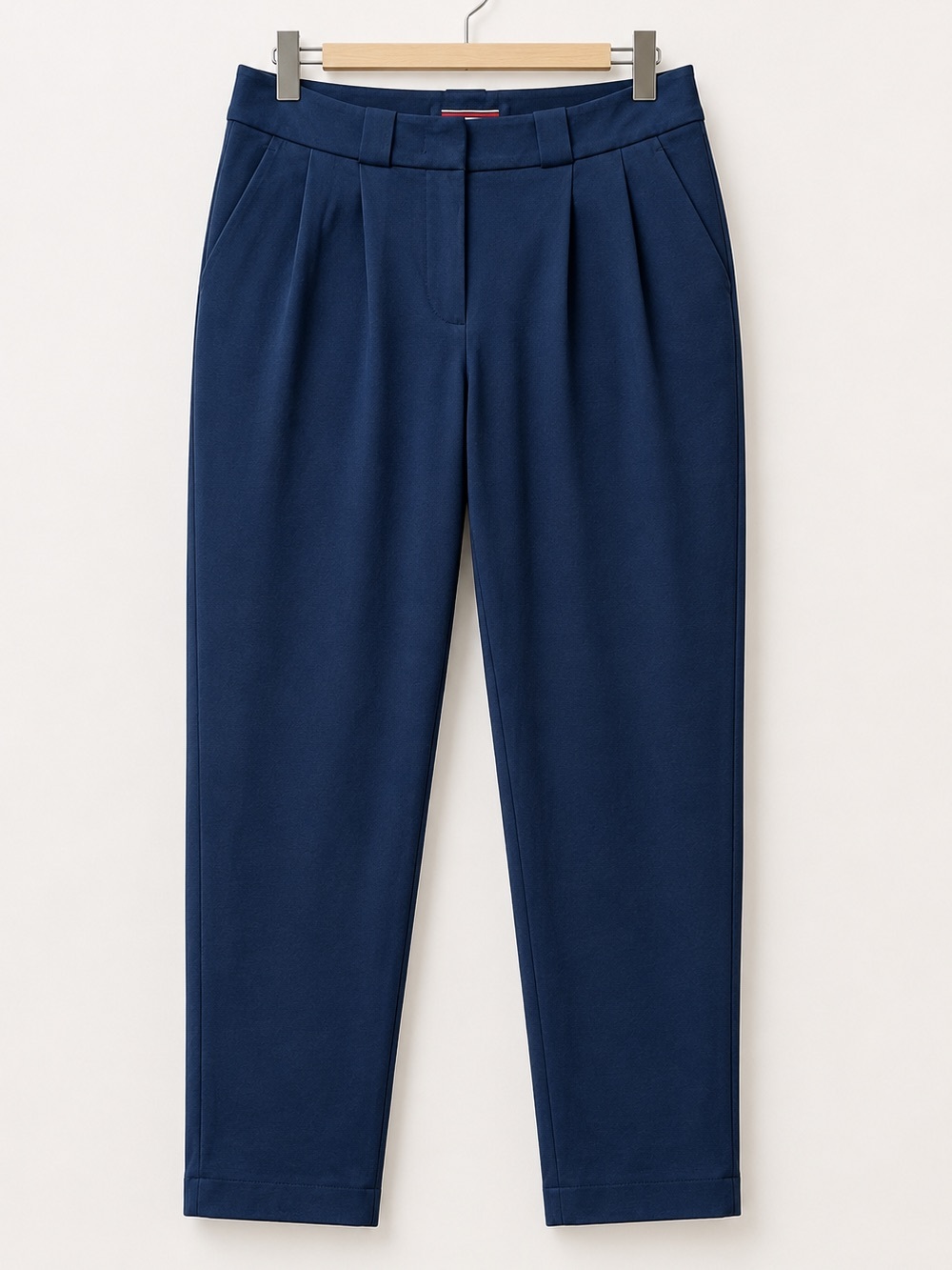 MAX&Co Soft-Wear Navy Blue Pleated Tapered Pants Size M Stretch Knit